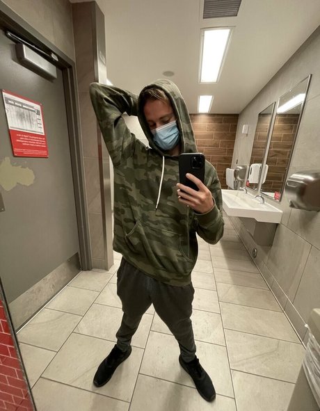 skaterrboi star top photo