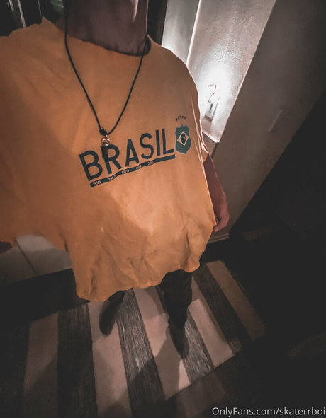 skaterrboi free pornstar photos