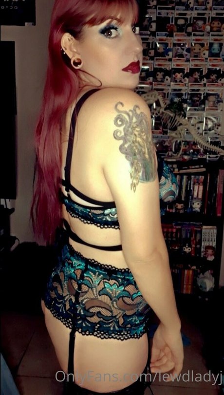 Lewdladyj hot actress pic