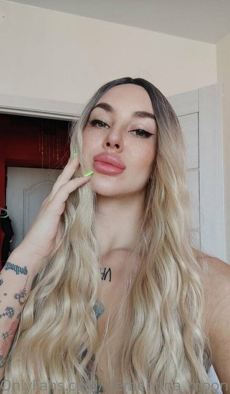 clementina moon model exclusive pictures