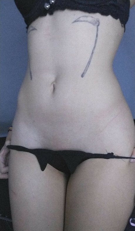 Kindessa sama hot model img