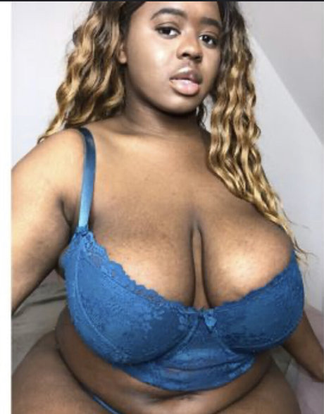 Black Diva xxx model photos