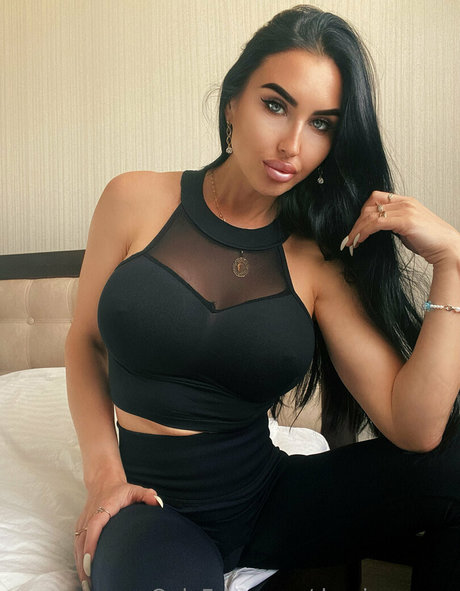 damiana pro top model photos