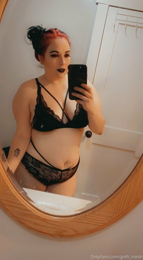 goth traish model exclusive photo