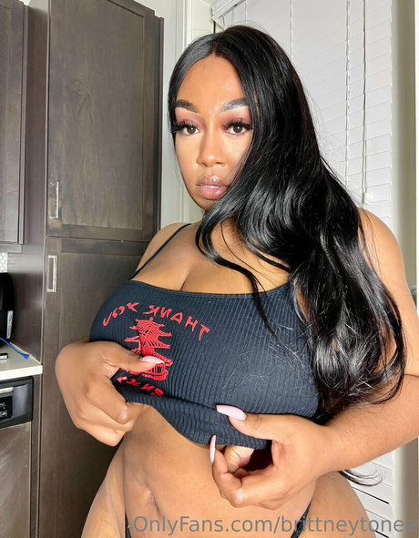 brittneytonee model beautiful img