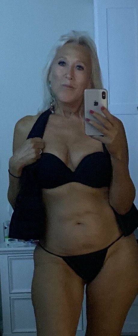 suzieandhannah star sex galleries