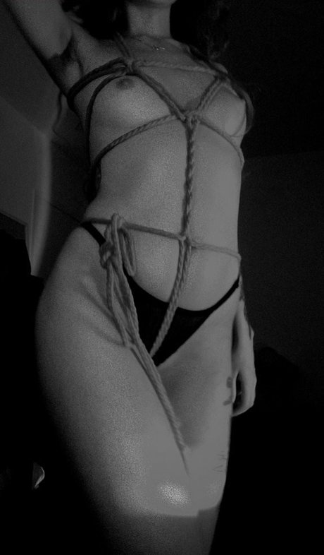 Baebilonia Ou Djbae hd model pictures