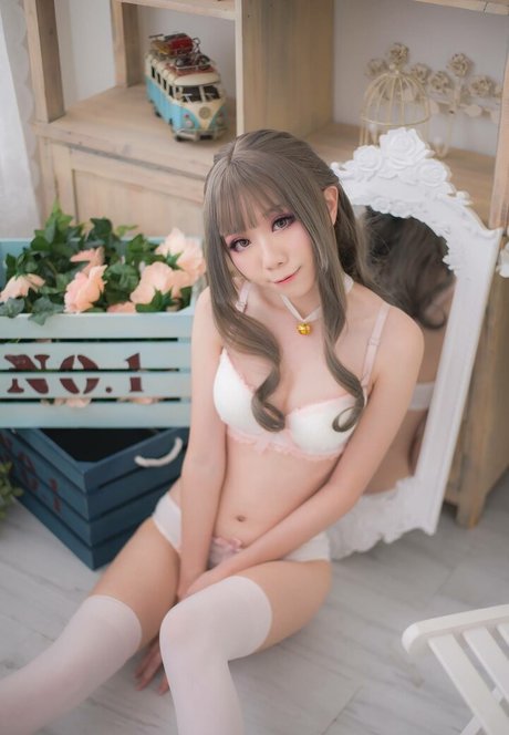 Senyuki model adult image