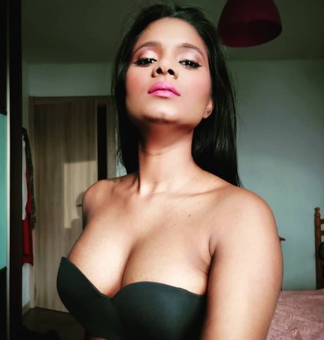 Resha Antony art model pictures