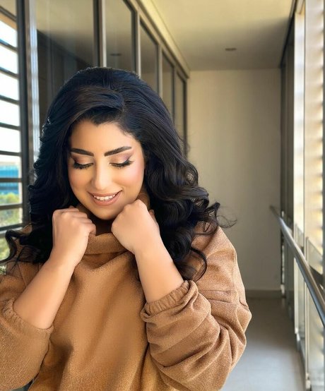 Ayten Amer model hd picture