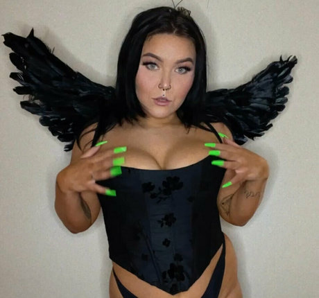 Charli Evans star best pictures