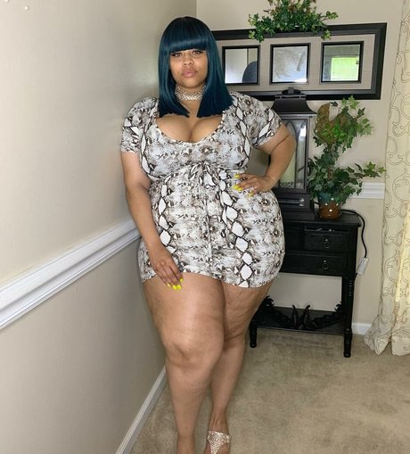 fat shemale onlyfans pretty images