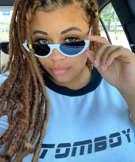 cute ebony onlyfans hot pics