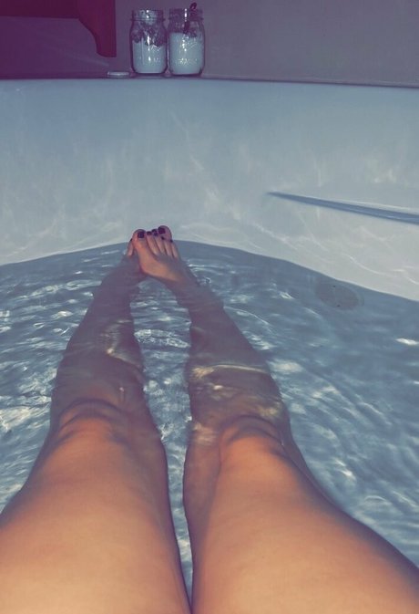 rainebabe23 model top gallery