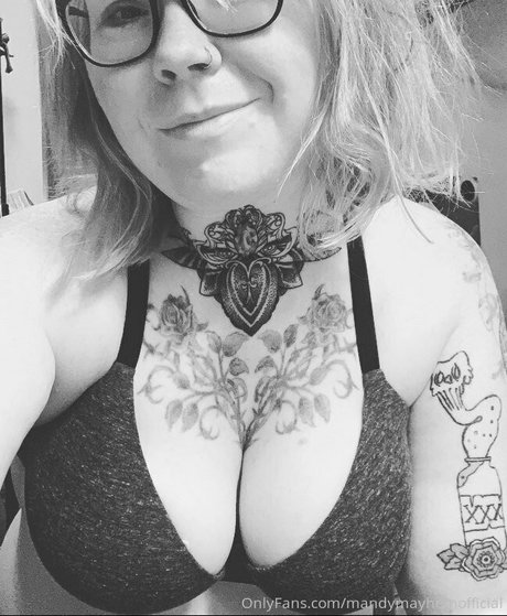 mandymayhemofficial pornstar naked photos