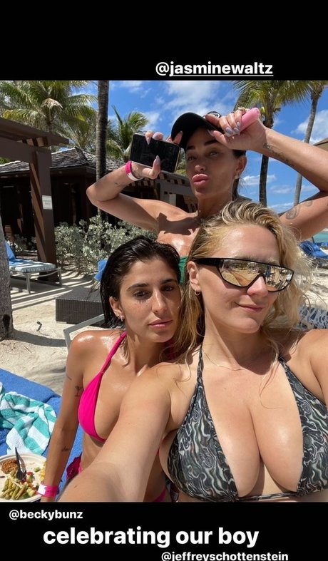 Alexandra Vreeland sexy model pics