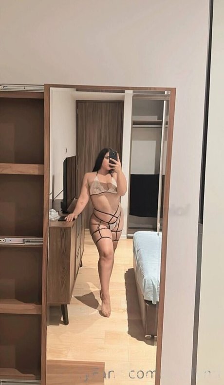 emilyml hot actress picture