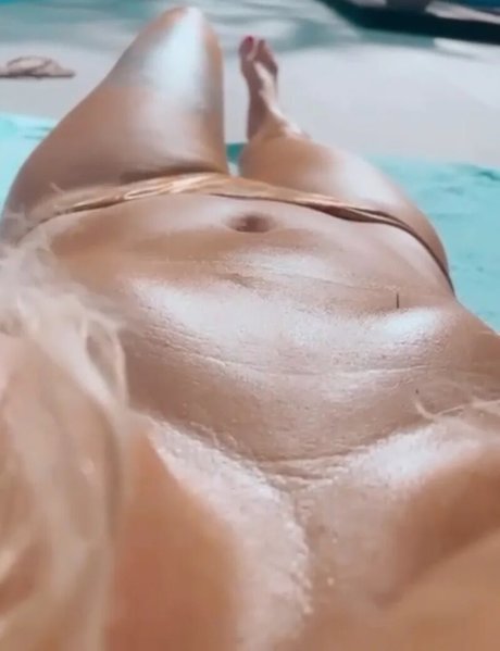 justcora76 model xxx pic