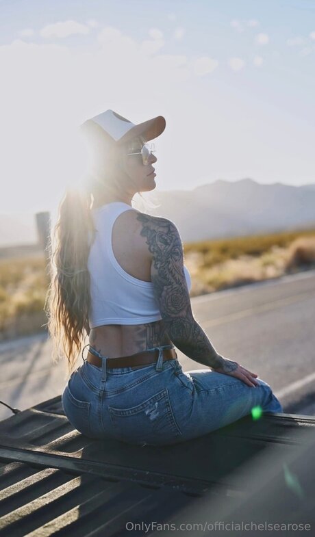 chelseabodyy naked star galleries