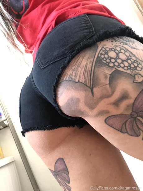 chelseabodyy erotic model archive