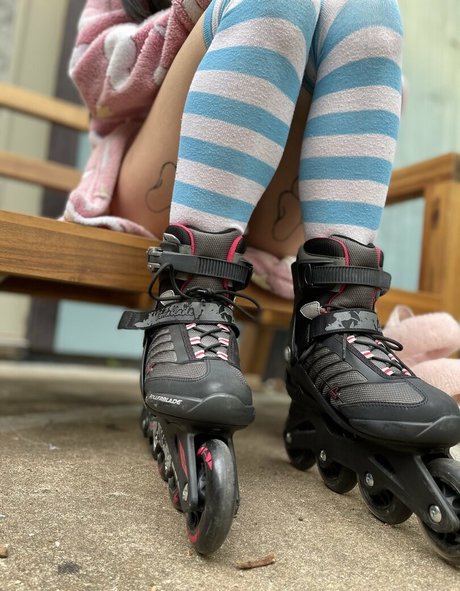 famous midget onlyfans porno image