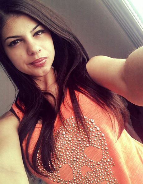 Roberta Ptru pretty model img