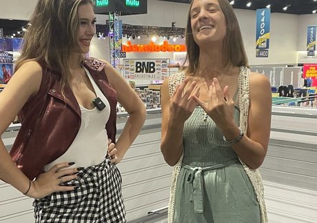 Ashley Victoria Robinson actress photo