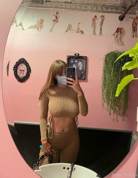 Angelyoungsxxx high quality pornstar picture