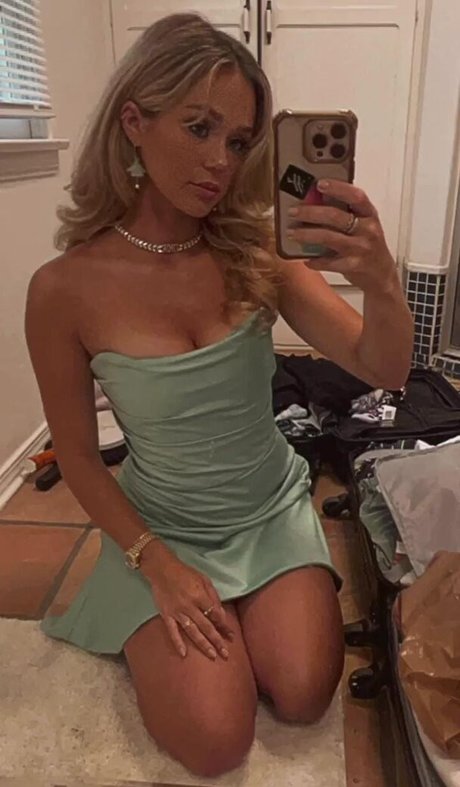 Brec Bassinger art model galleries