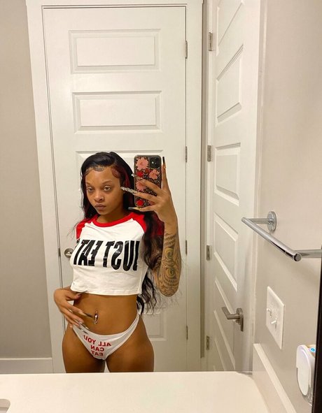 KashOfficials star sexy pic