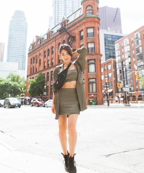 Karen Fukuhara pretty model pics