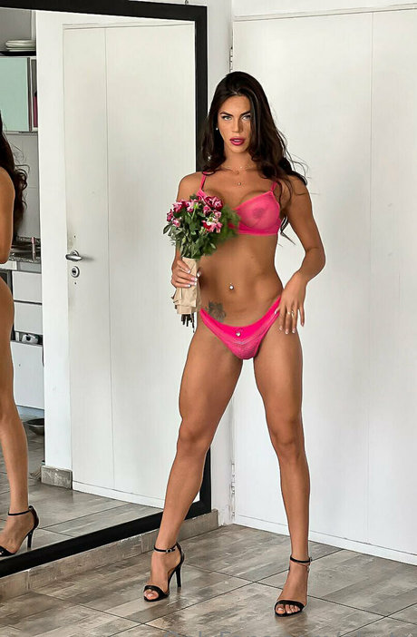 aly ts pretty actress galleries