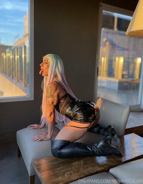 Hungbratz model nude image