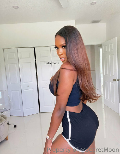 dulcemoonfree art actress image