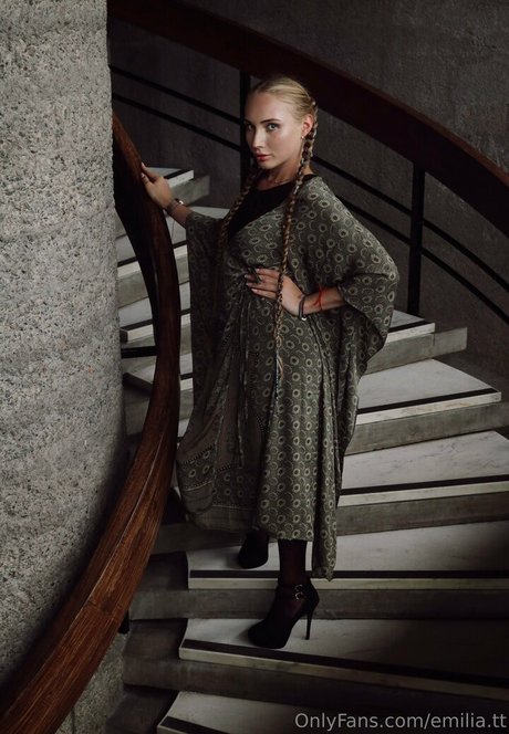 emilia tt erotic pornstar pic