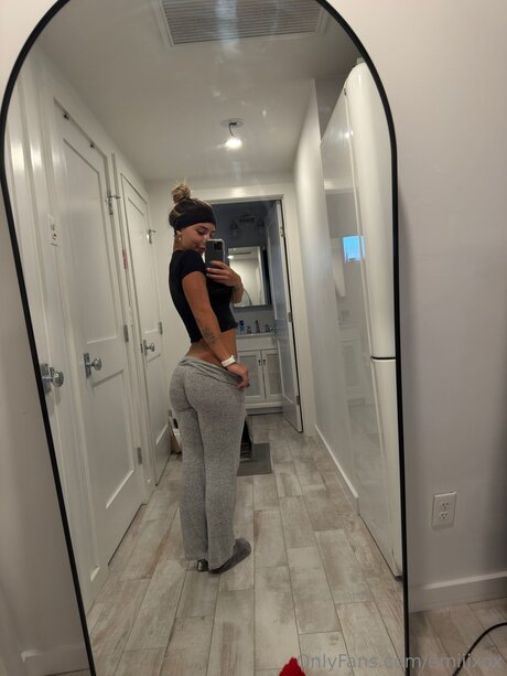 emiiixox xxx pornstar gallery