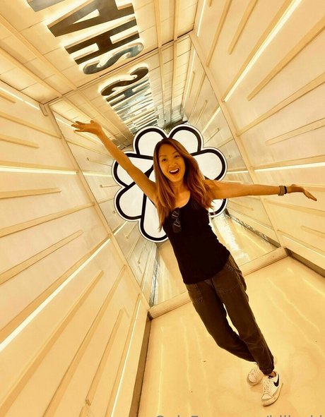 hiiisuki erotic pornstar pic