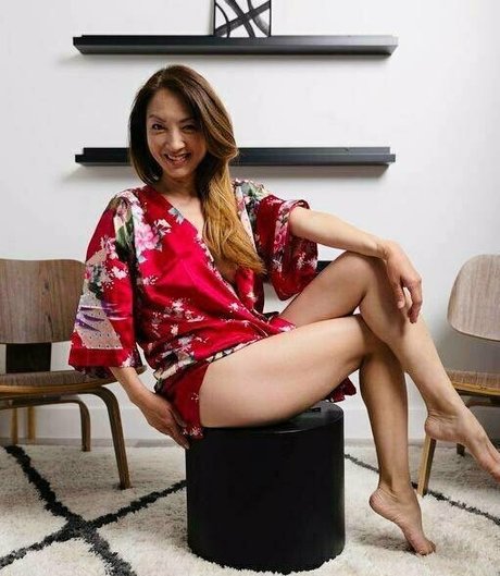 hiiisuki erotic actress img