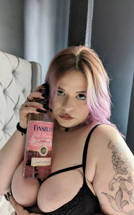 Mina Cinnamon star perfect pictures