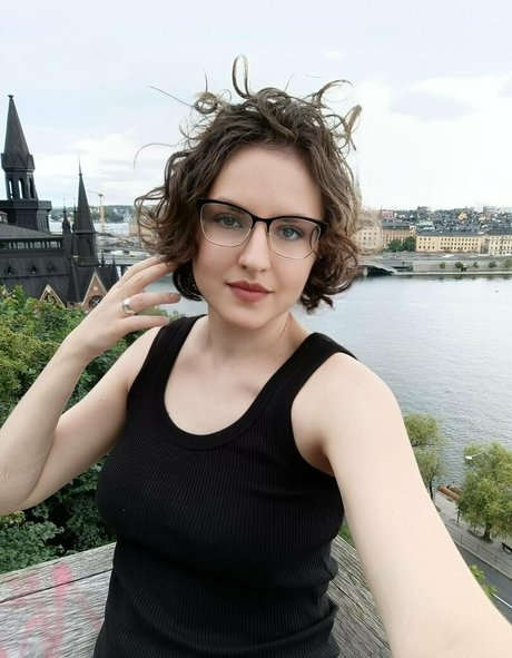 gera october nude pornstar galleries