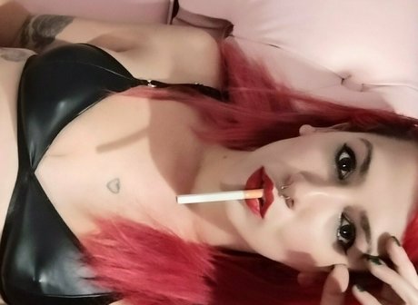 emilypageok nude model photo