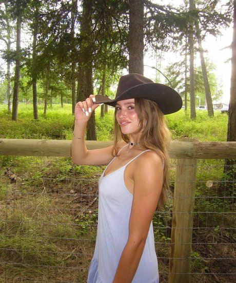 Sylvia Snyders erotic model img