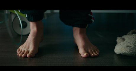 Haley Lu Richardson naked actress pic