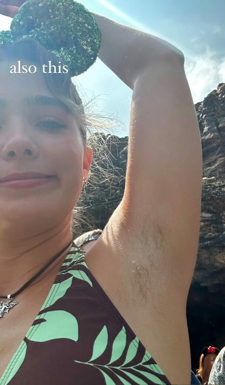 Haley Lu Richardson naked model images