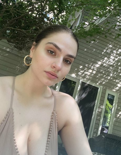 Elisabeth Marchini model art img