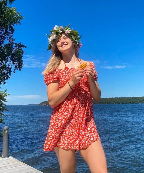 ellenvy sex model pic