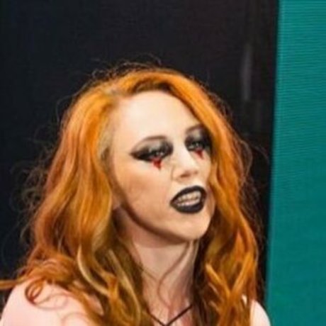 Isla Dawn high quality actress pictures