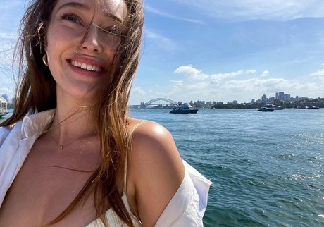 Alycia Debnam Carey star naked pictures