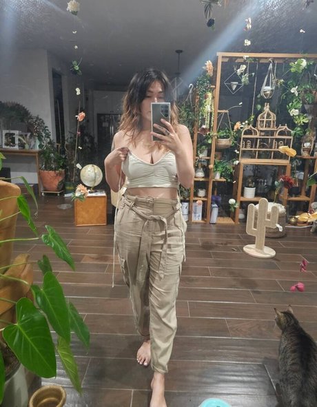 AvaGG model nice pics