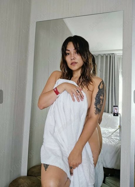 AvaGG star pretty photo